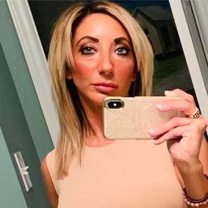 Meet your Posher, Connie